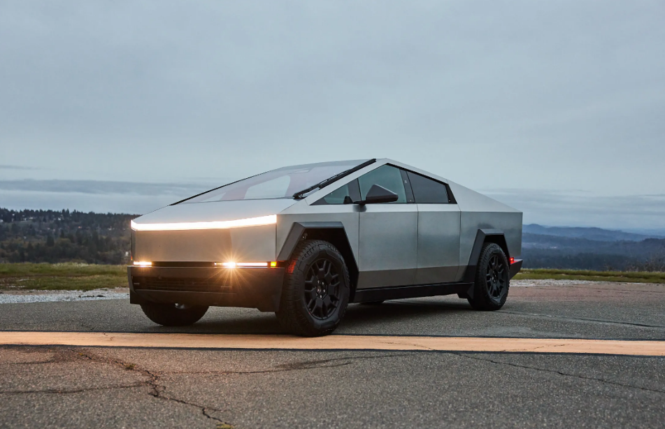 双子座与特斯拉的塞伯拉克（Tesla Cyber​​truck）一起进入了比特币2025会议